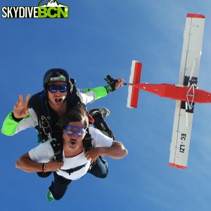 Skydive BCN - Saltamos - U-Vals UVic